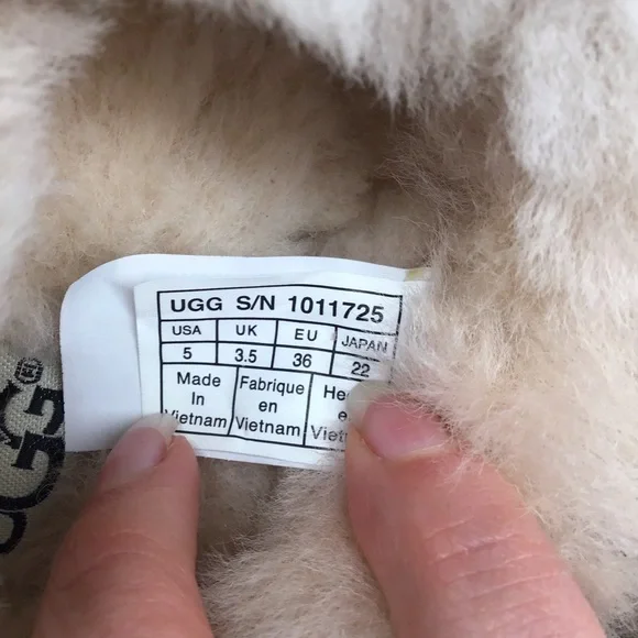 Ugg Kendyl black size 5 slipper - Picture 7 of 9